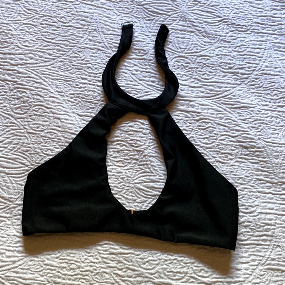 Black swim top size small